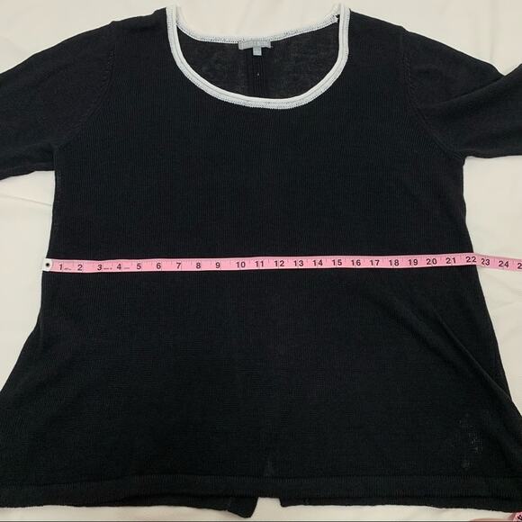 Evelyn & Arthur Black Linen Back Buttons Top - Picture 13 of 15